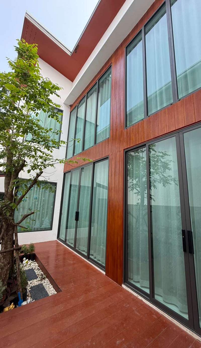 The Hide pool villa Hostel