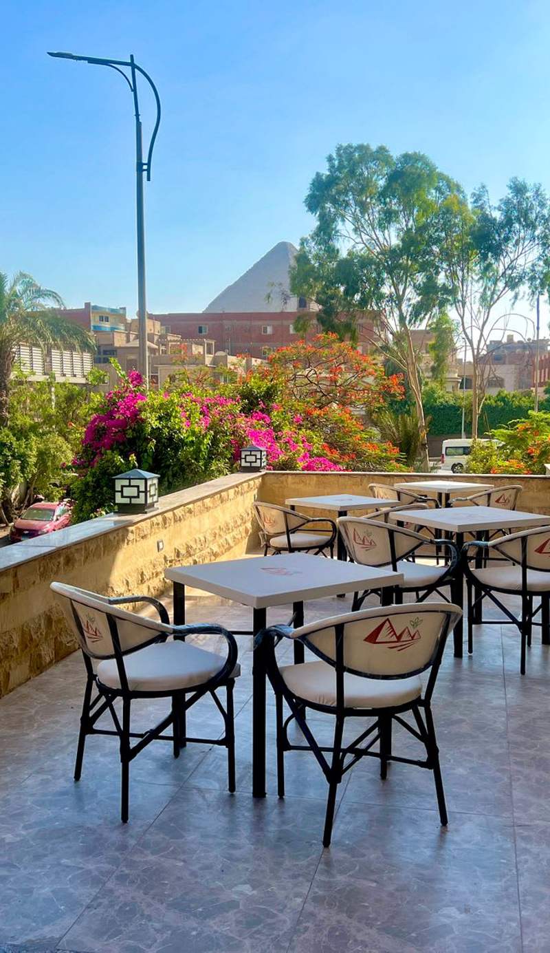 Suzana Pyramids hotel