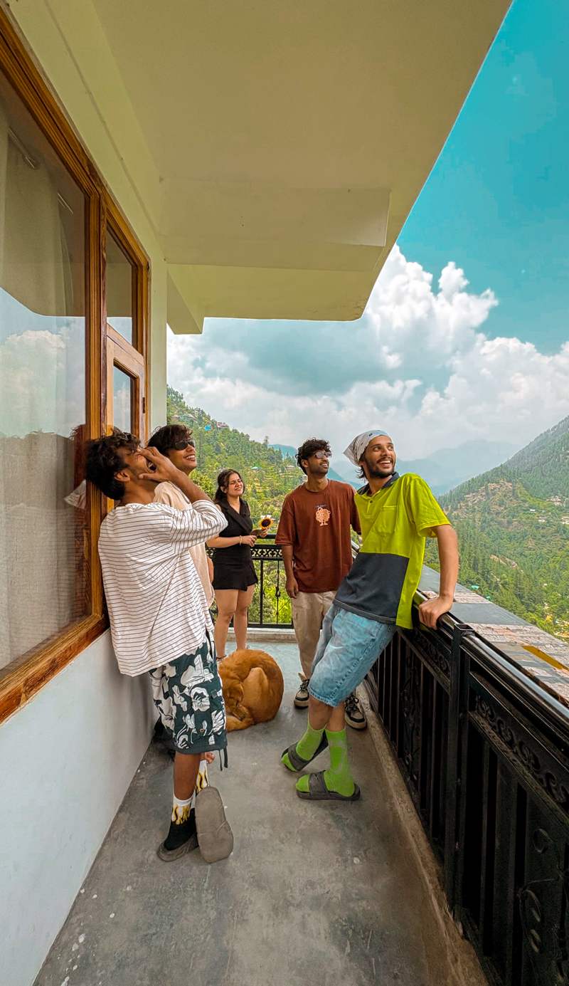 Young Monk Hostel & Cafe Jibhi