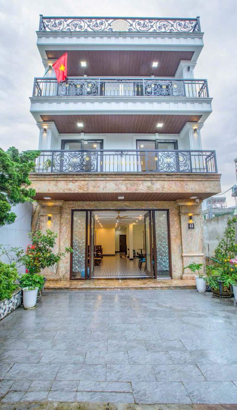 Tom Central Homestay