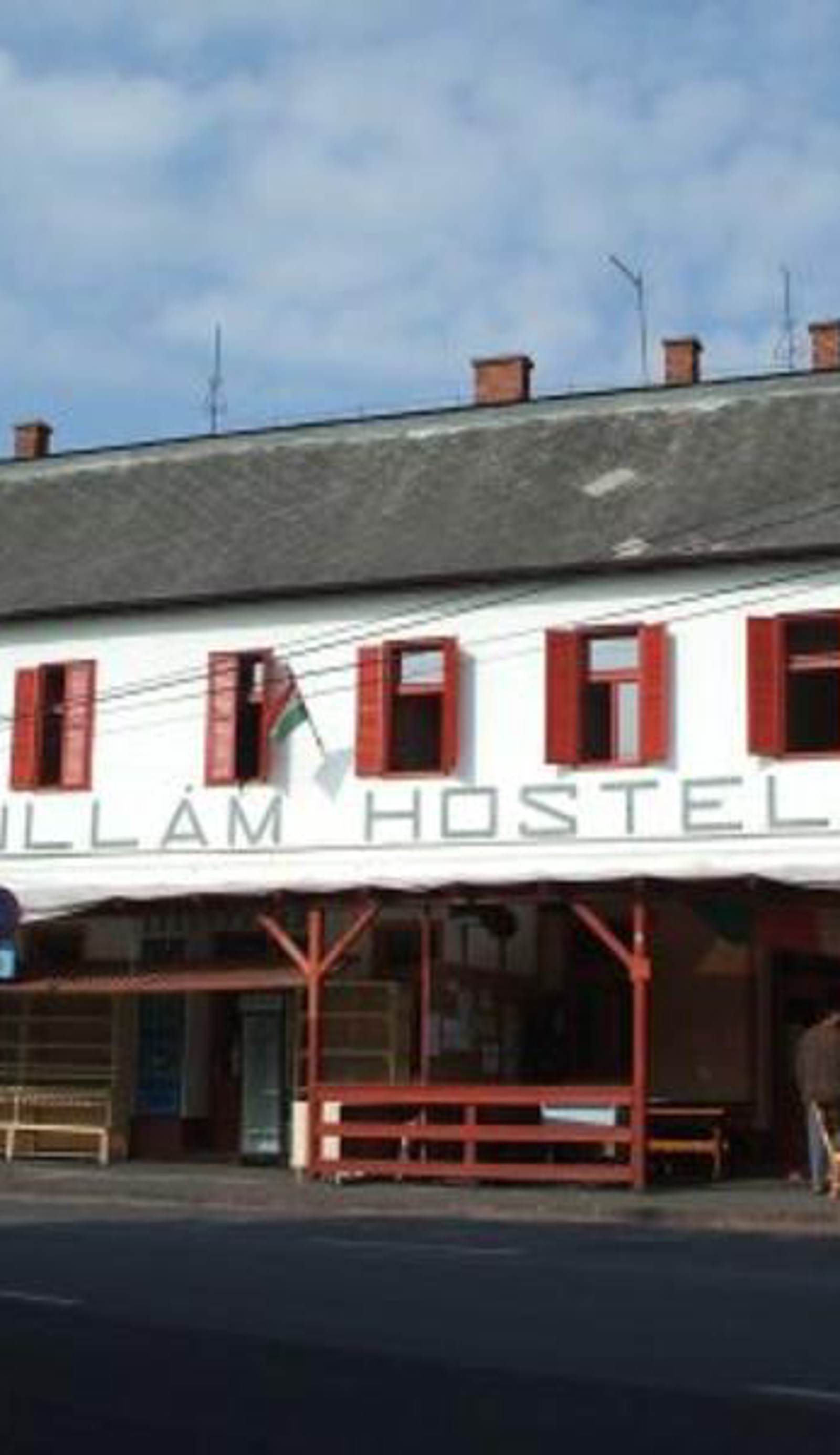 Hullam Hostel