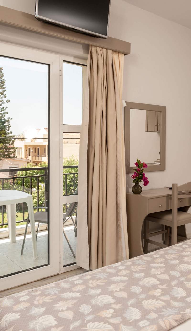 Niriis Hotel