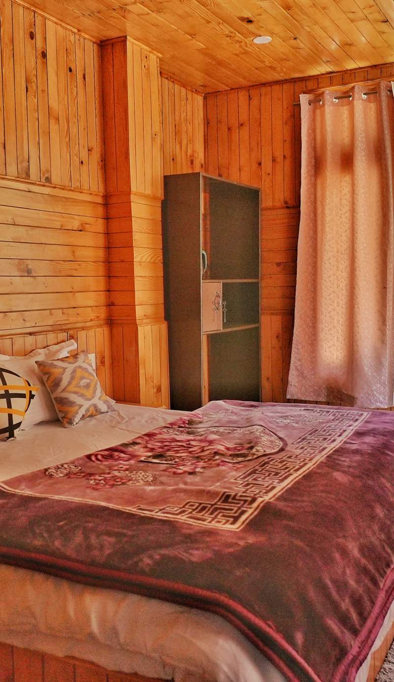 Ailyak Stays and Cafe, Shoja, Jibhi