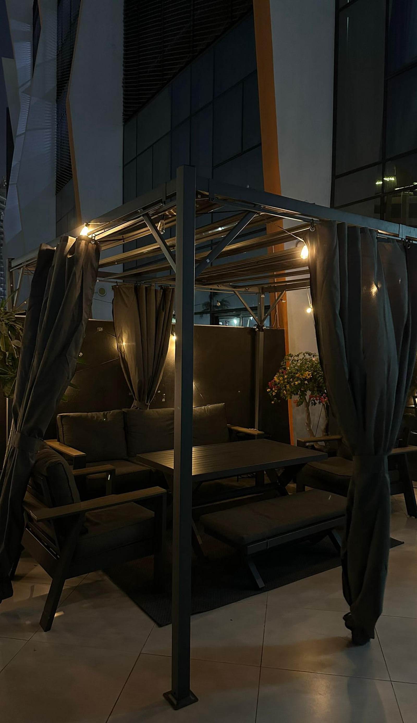 Grapeful Stay Hostel Dubai | Gym & Pool Access