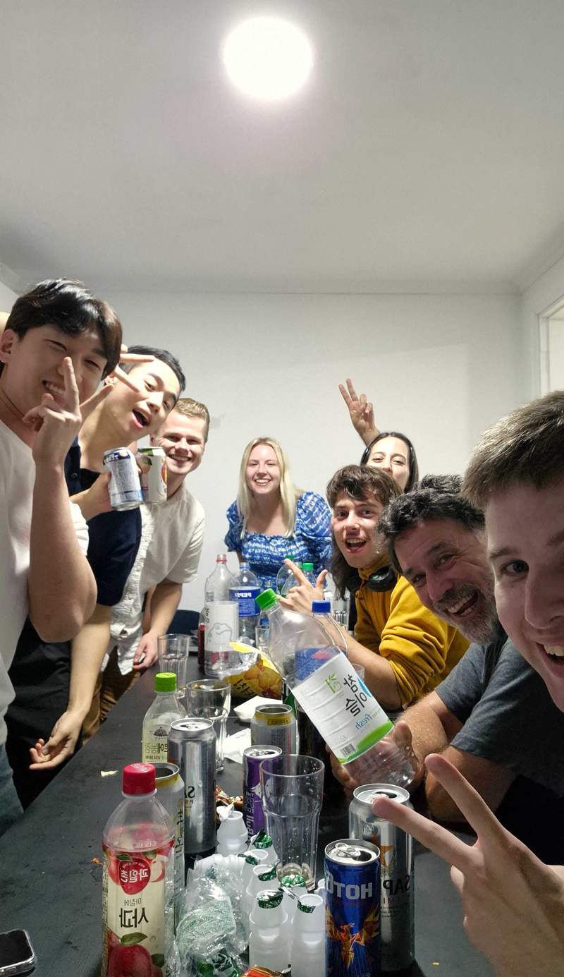 Ocean's Guesthouse - Foreigners Only