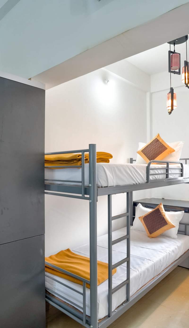 78 Backpackers, Assagao