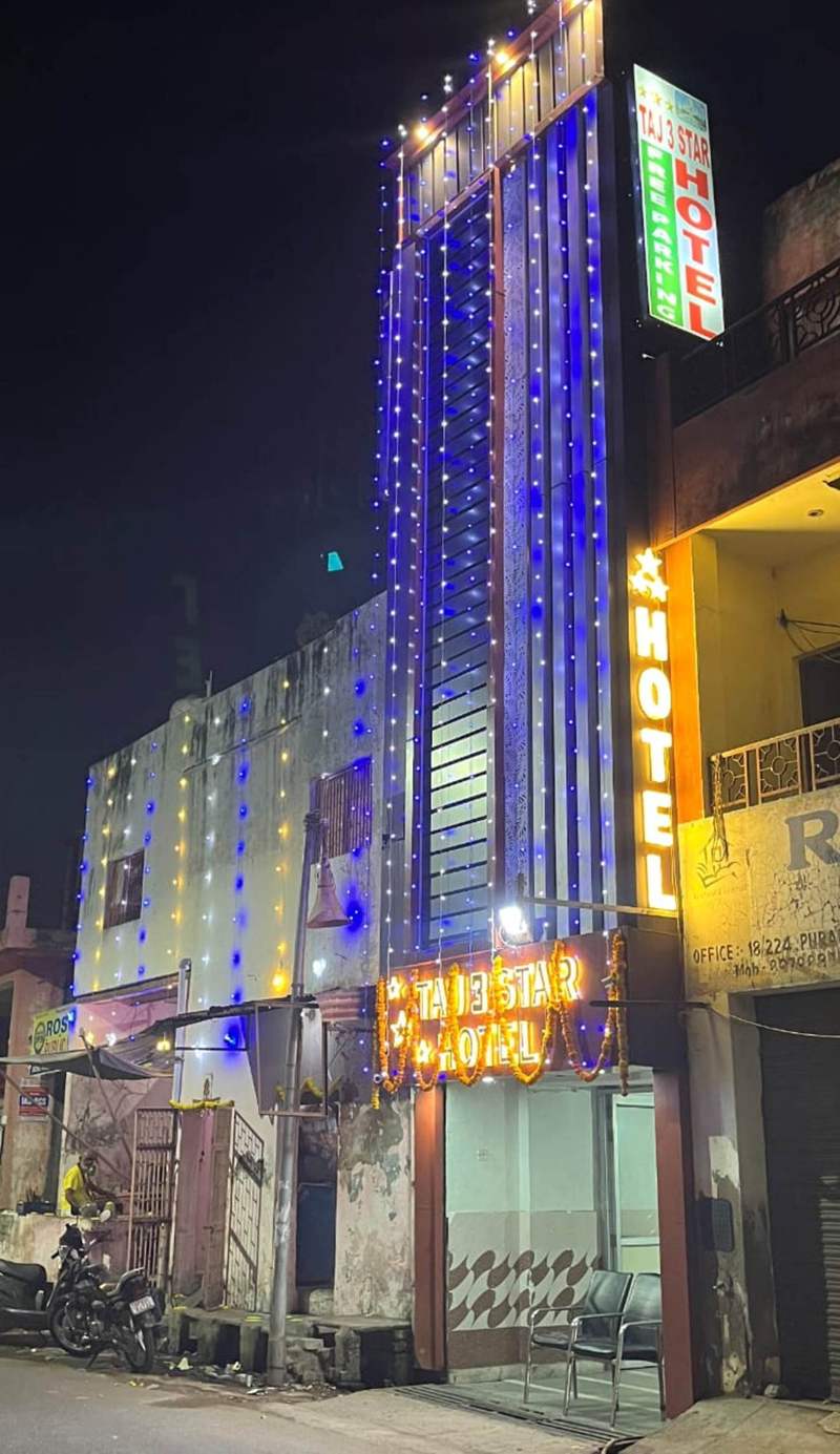 Taj 3 Star Hotel Near 200 mtr TAJ Mahal Agra