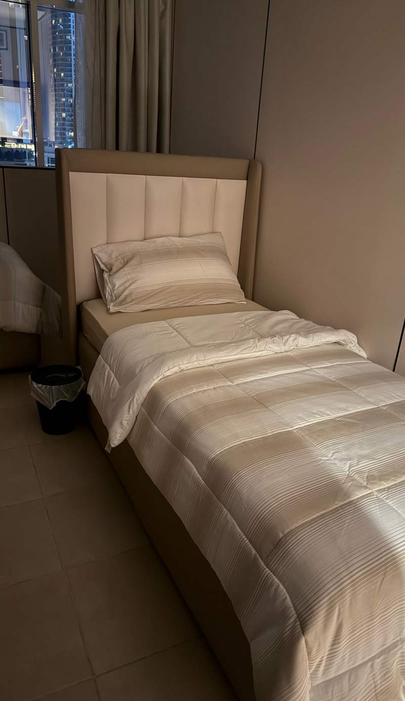 5 Min To Dubai Mall DownTown Shared Bed Space