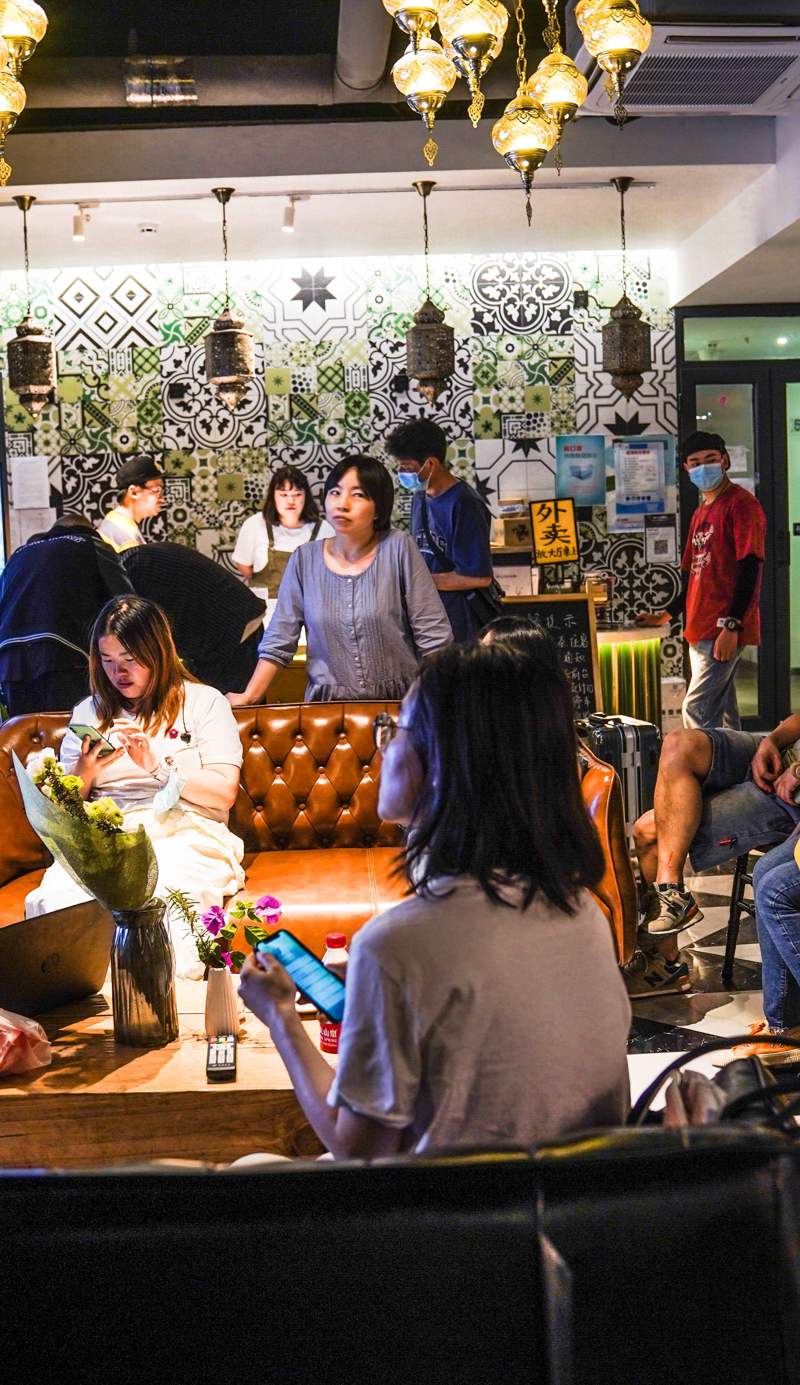 POSHPACKER | Chengdu Local Tea Hostel