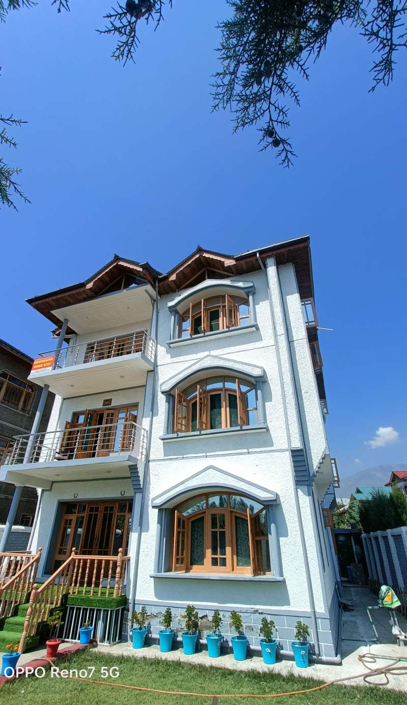 Moonshine Home stay