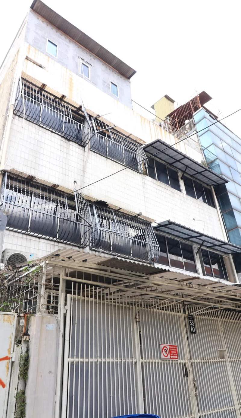 Eiffel Residence Batu Tulis 35A1 - Female Only