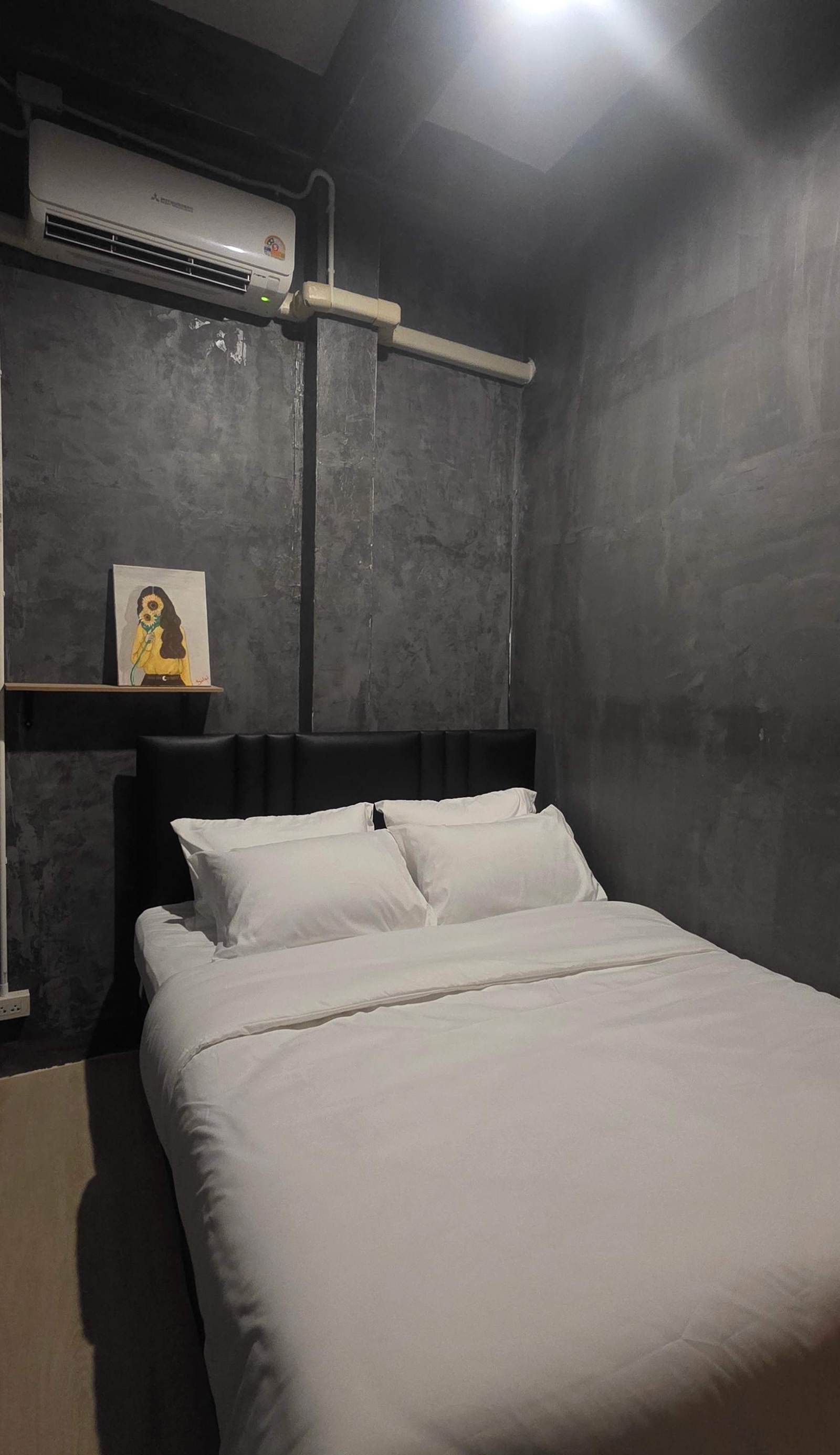 Khlongsan Hostel Bar and Cafe
