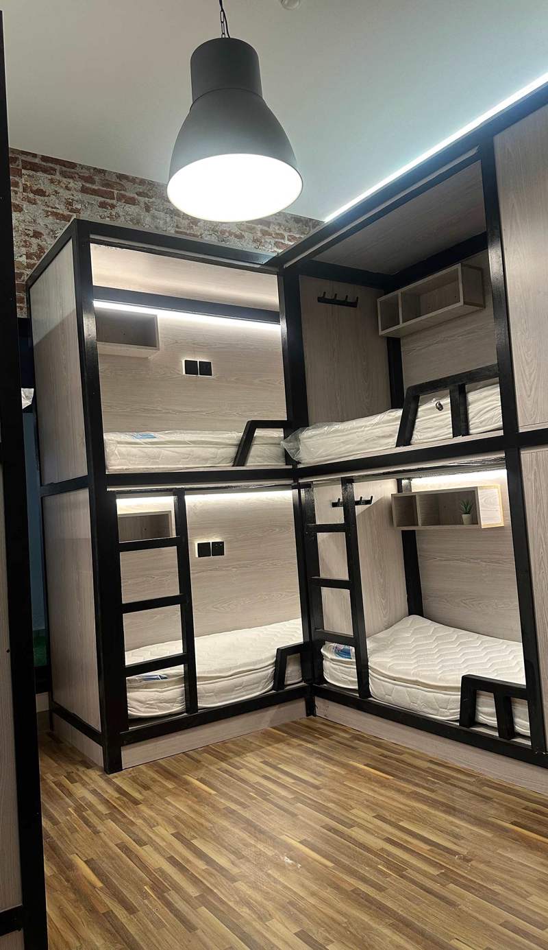 Affordable Luxury Capsule Bed in Downtown