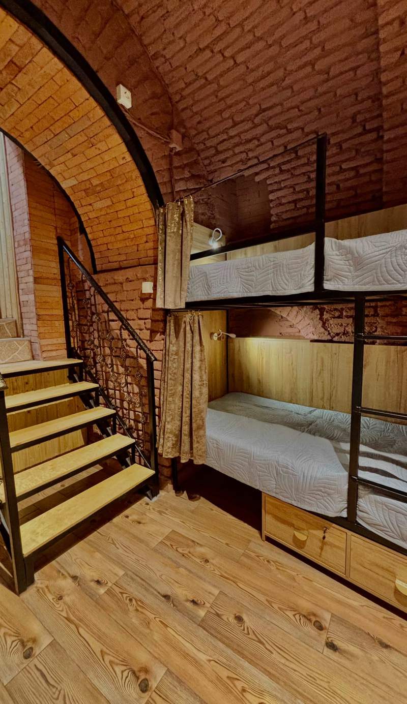 Vintage Hostel At Freedom Square