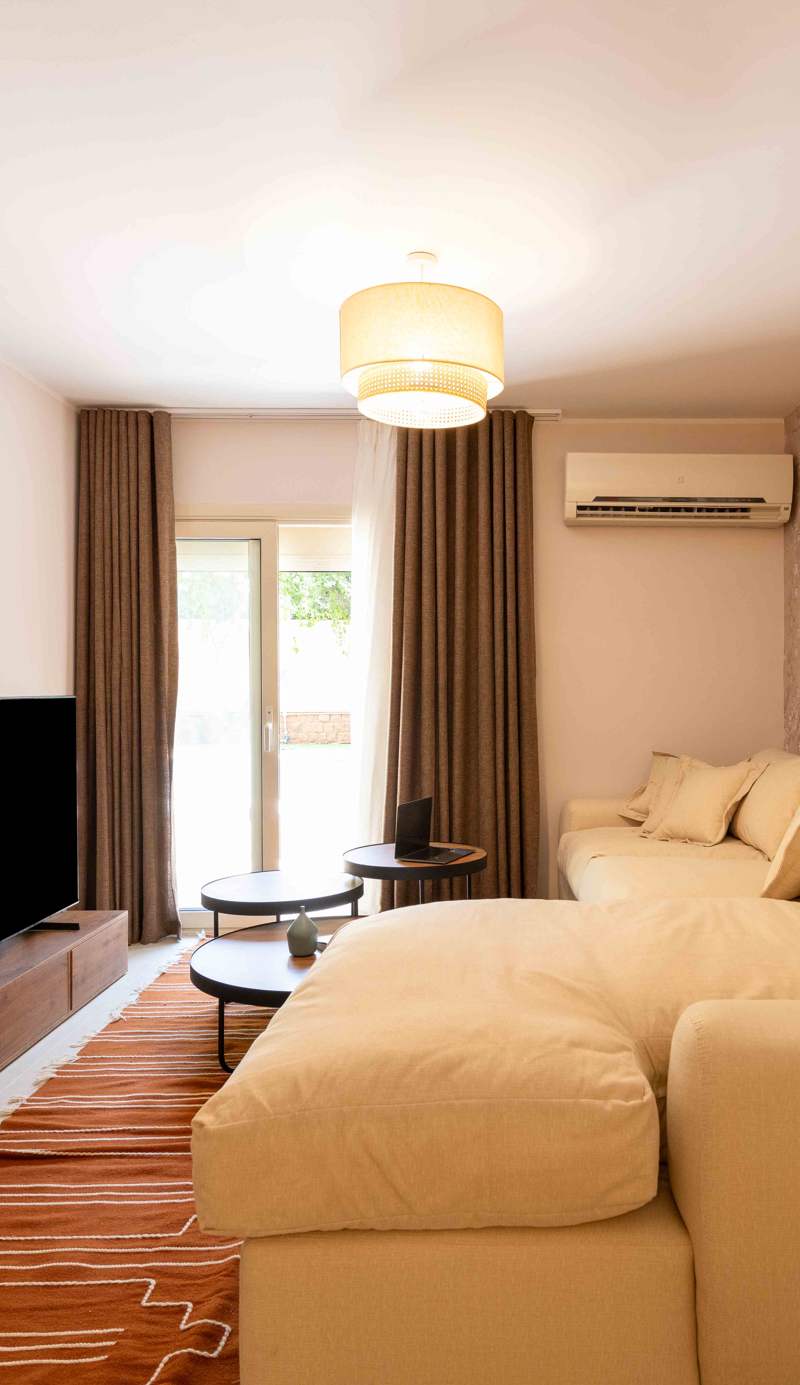 Chill & Swim 1BR October City