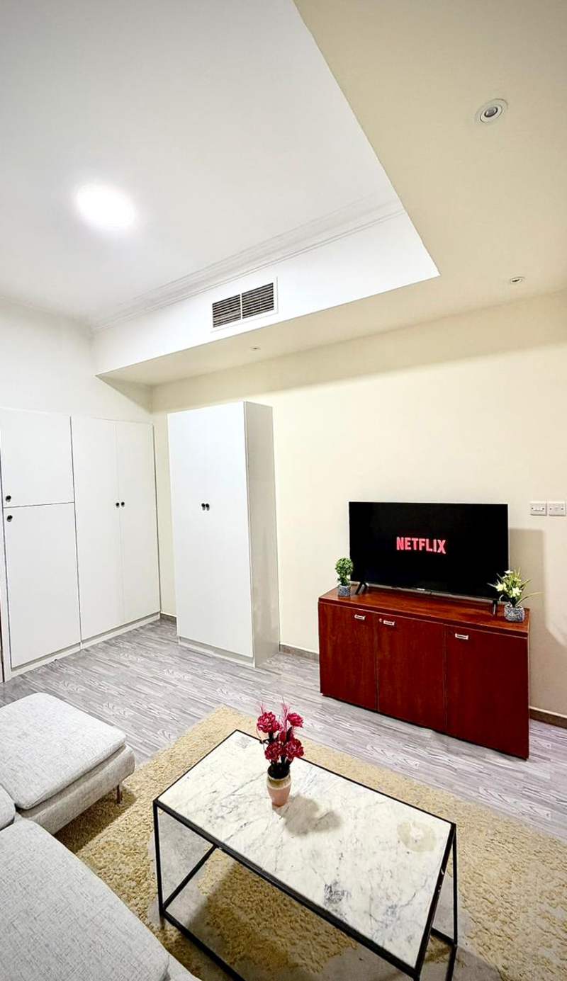 Luxury Capsule Hostel Near Insurance Market Metro
