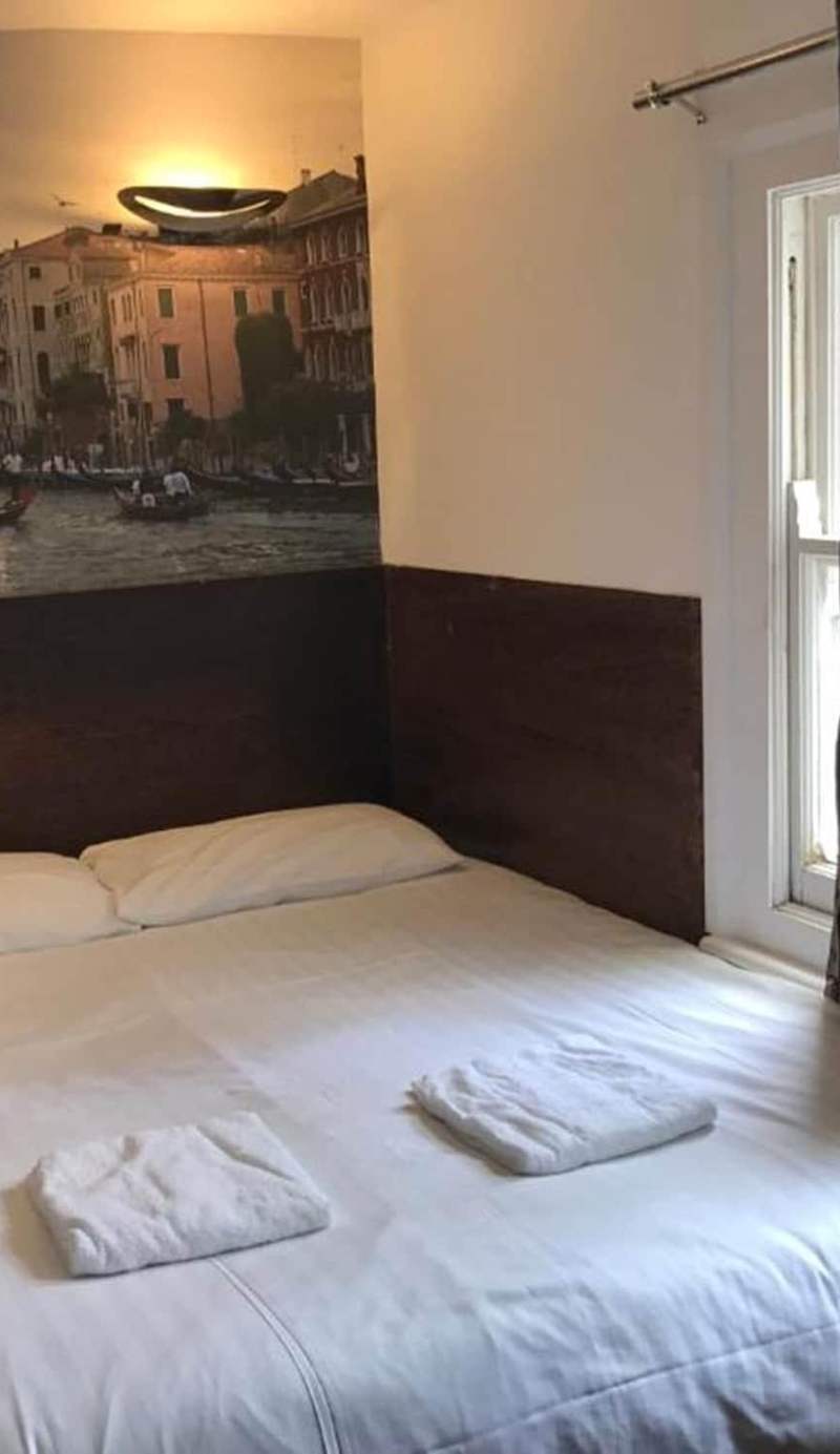 Exhibition Court Hotel 4