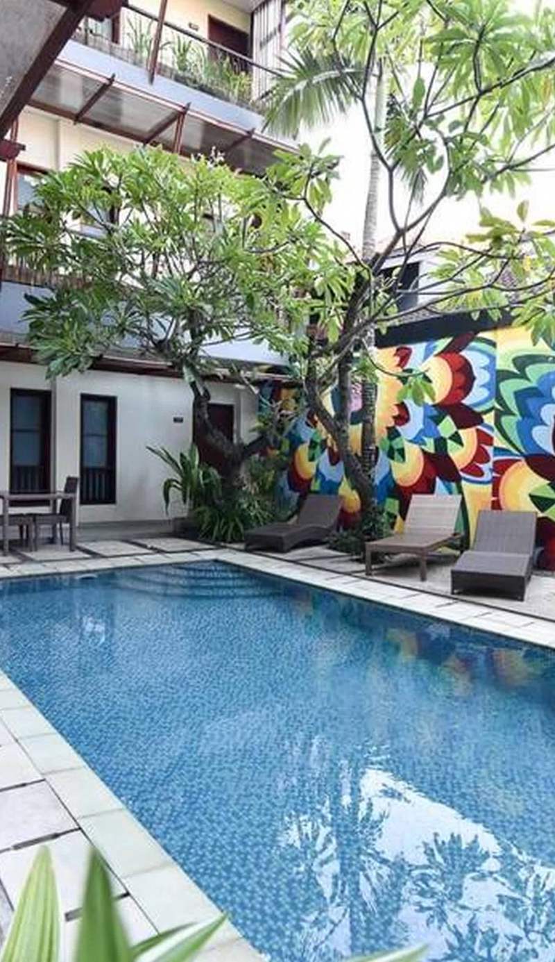 RedDoorz near Legian Street