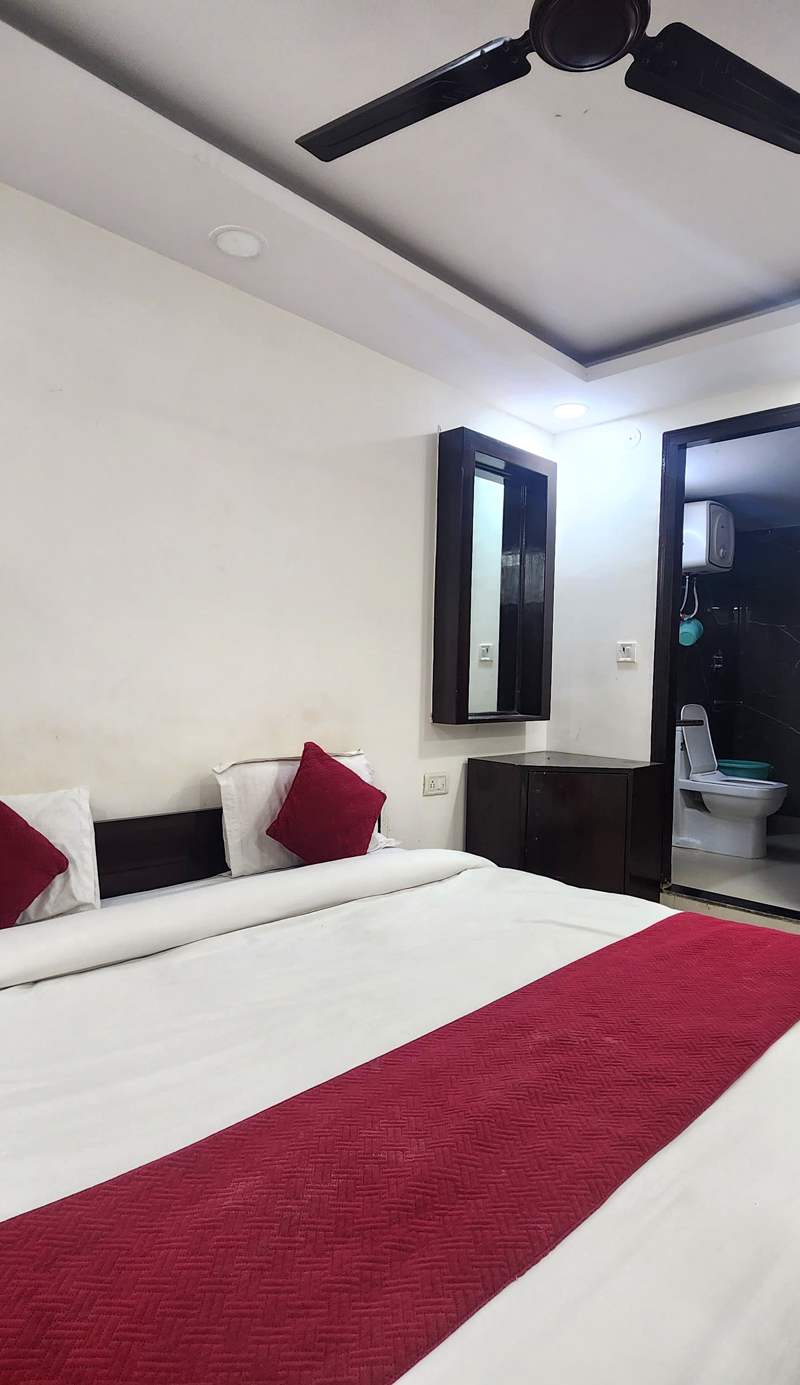 Hotel Satyam Near Ramakrishna Ashram metro