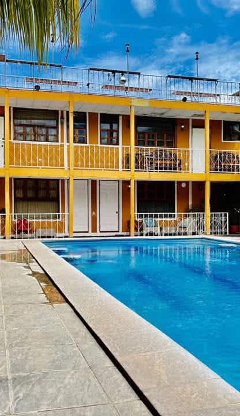 Hotel Camaleon - Colonial Stay with Views