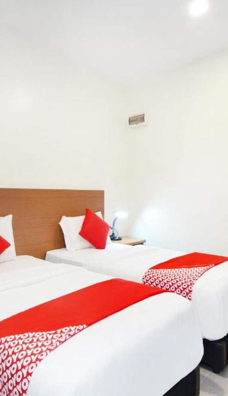Lawten Hotel - Near Jonker Street