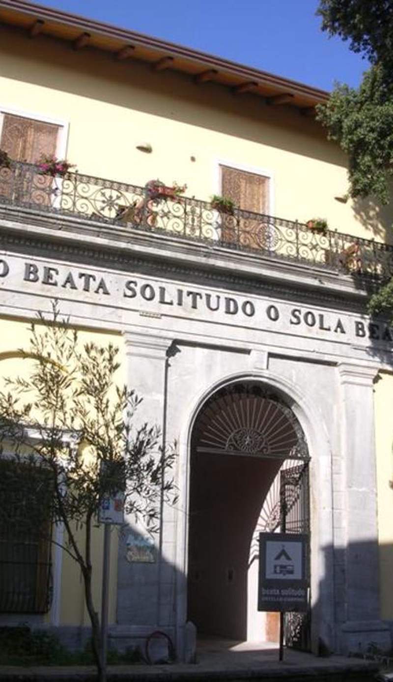 Beata Solitudo