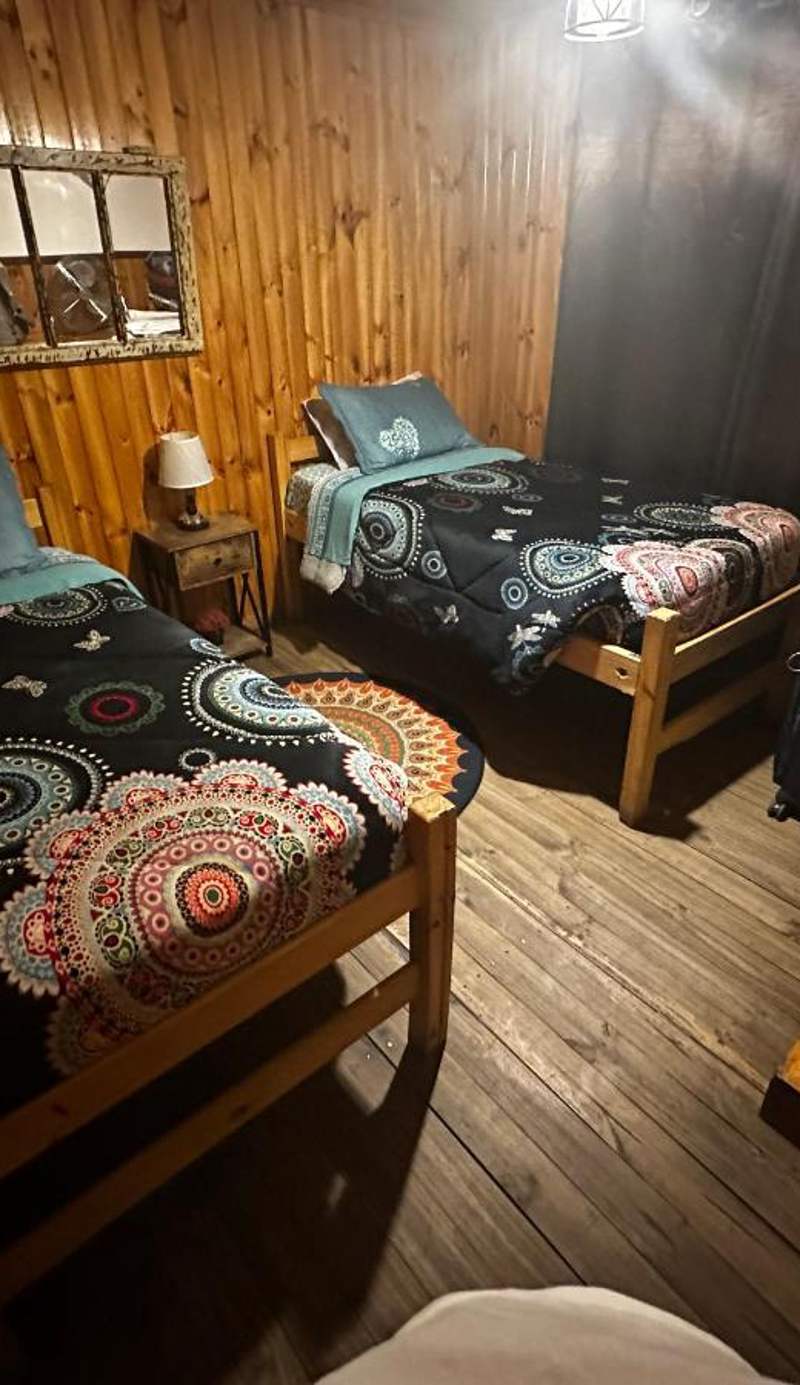 Hostal Sol y Luna - Descanso a 10 min del aeropuerto & Desayuno Incluido