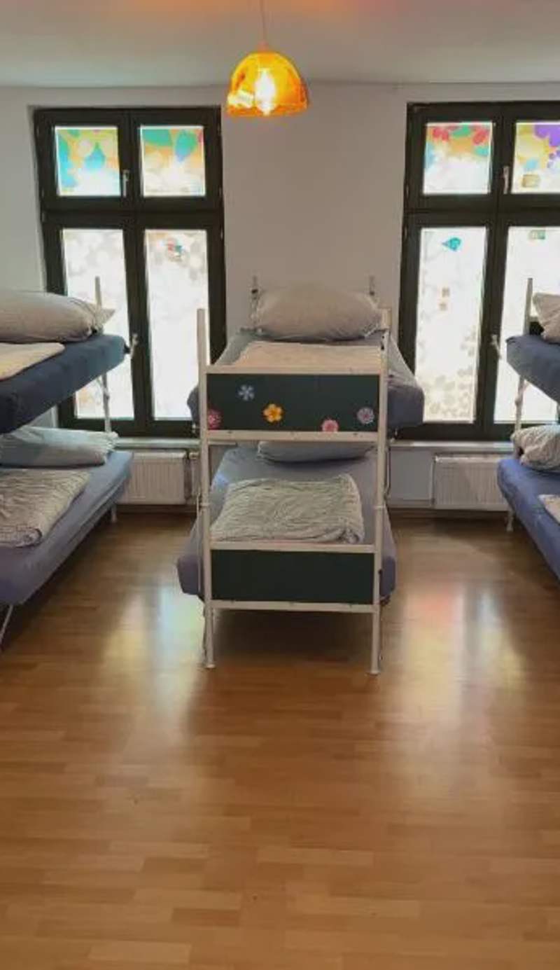 Flowerpower 10Personen-Party-Hostel