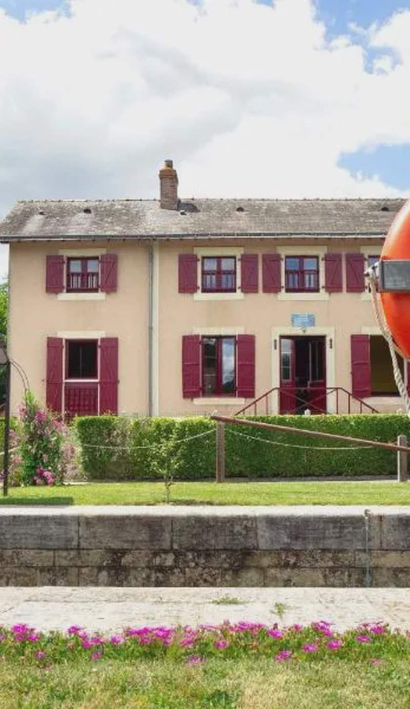 MARA RIVIERE gîte d'étape sur la vélo Francette