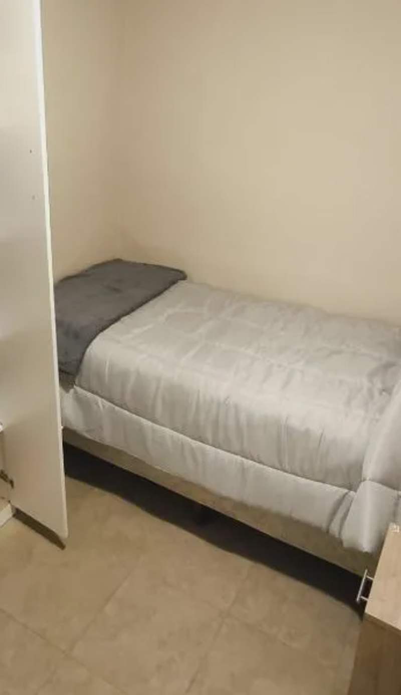 Parvis Magna HOSTAL