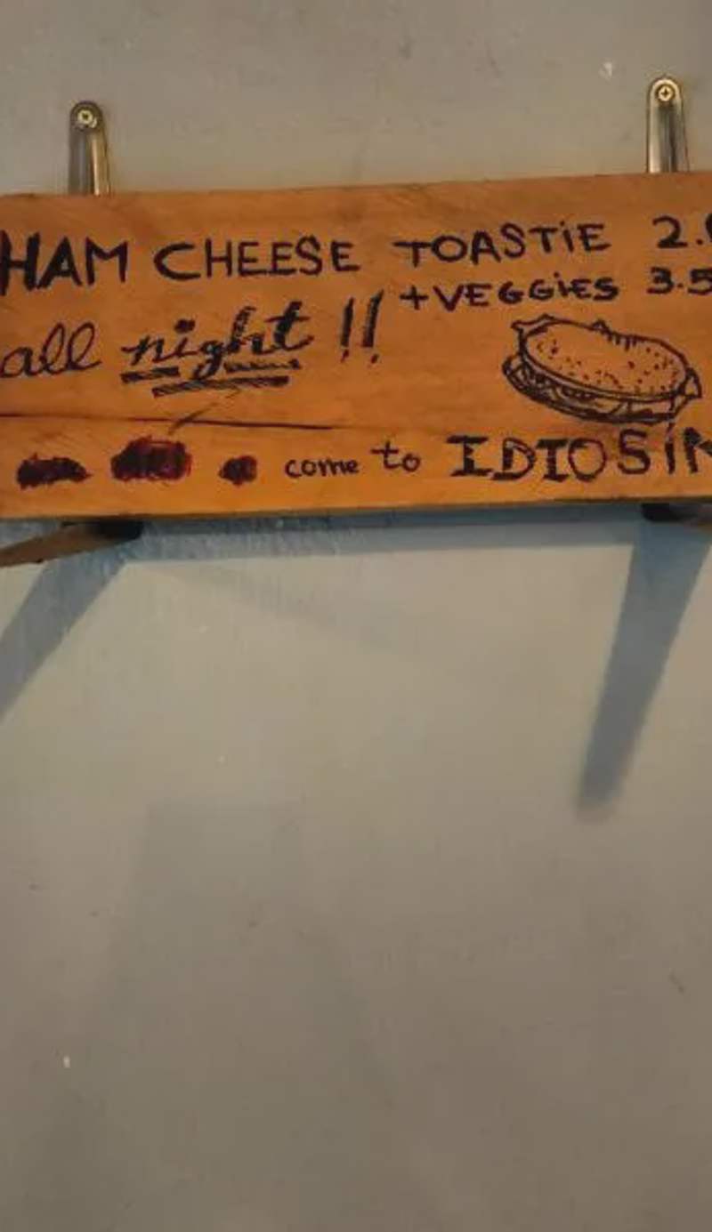 Idiosyncrasy Bar and Hostel
