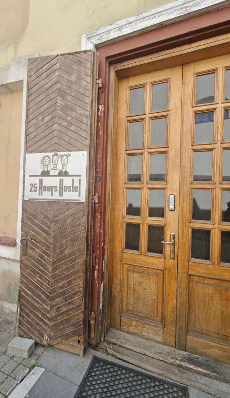25 Hours Hostel