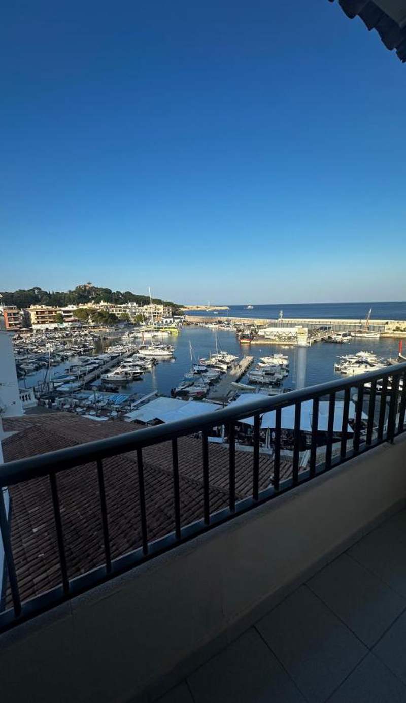 Hostal Port Corona