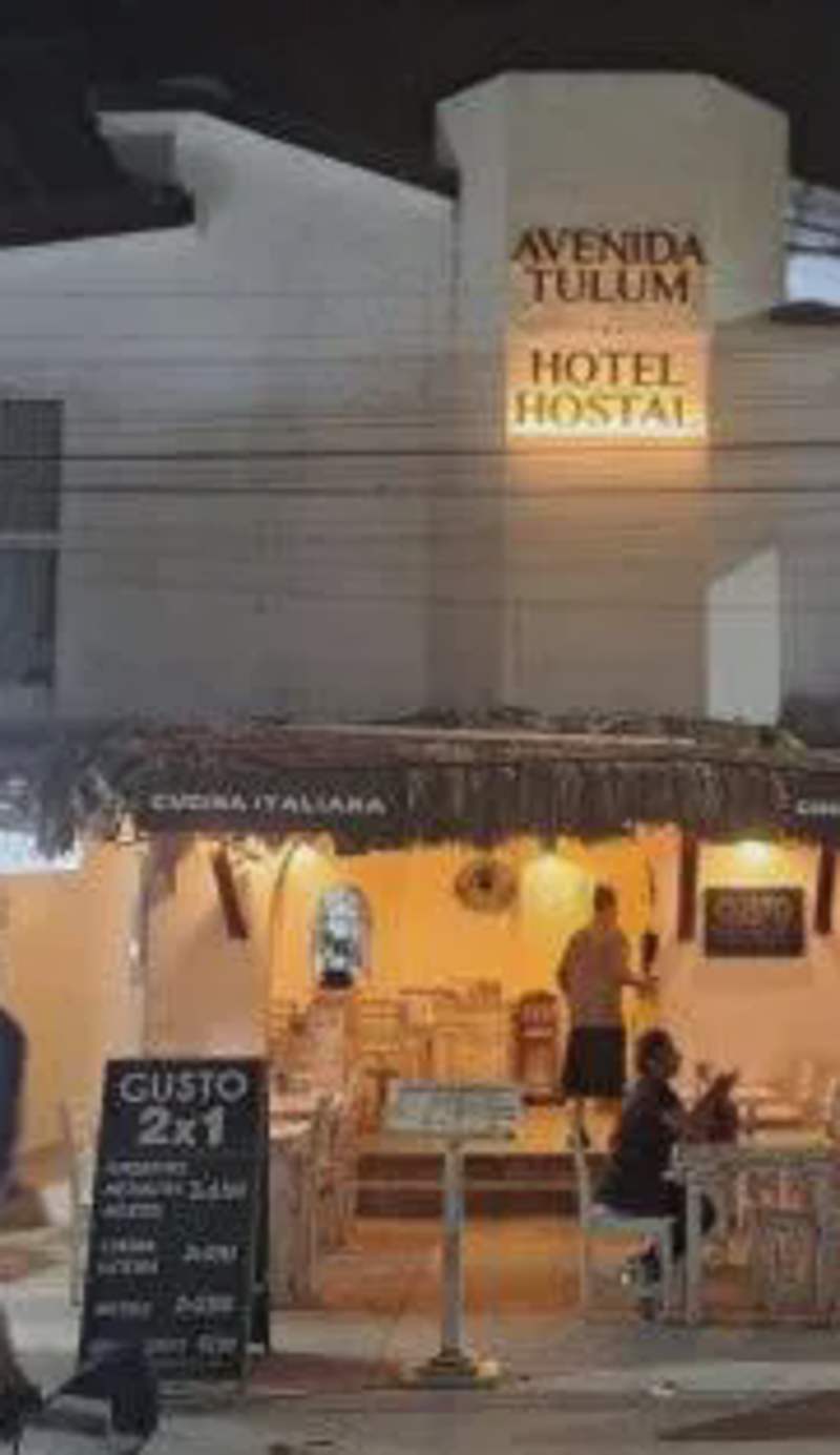 Emotion Avenida Tulum Hotel & Hostal