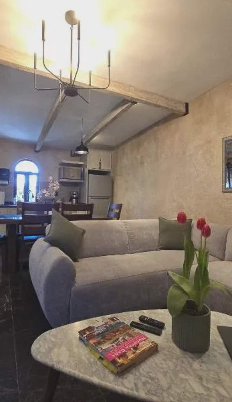 Zeus Apartment: Modernity in Val'Quirico.
