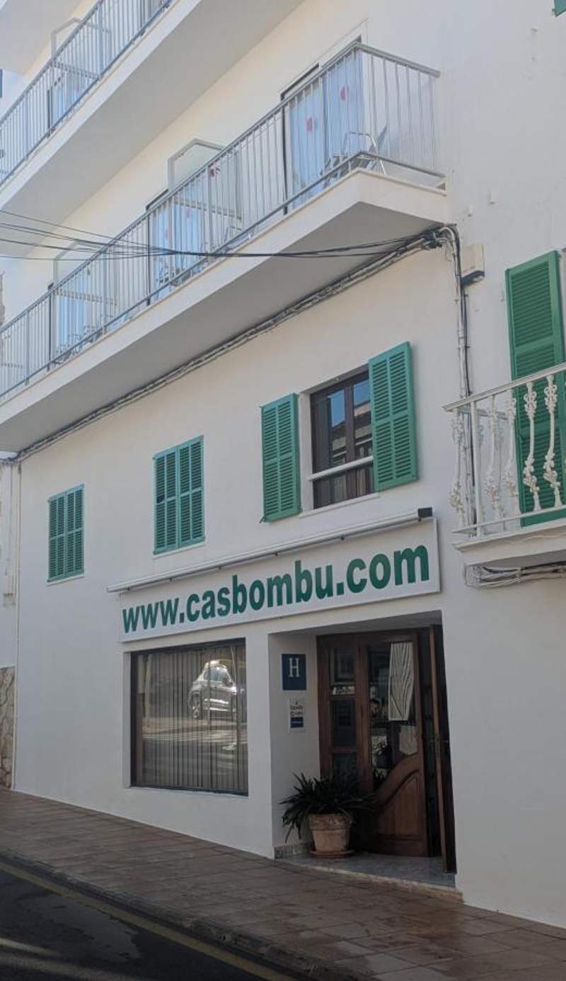 Hostal Cas Bombu