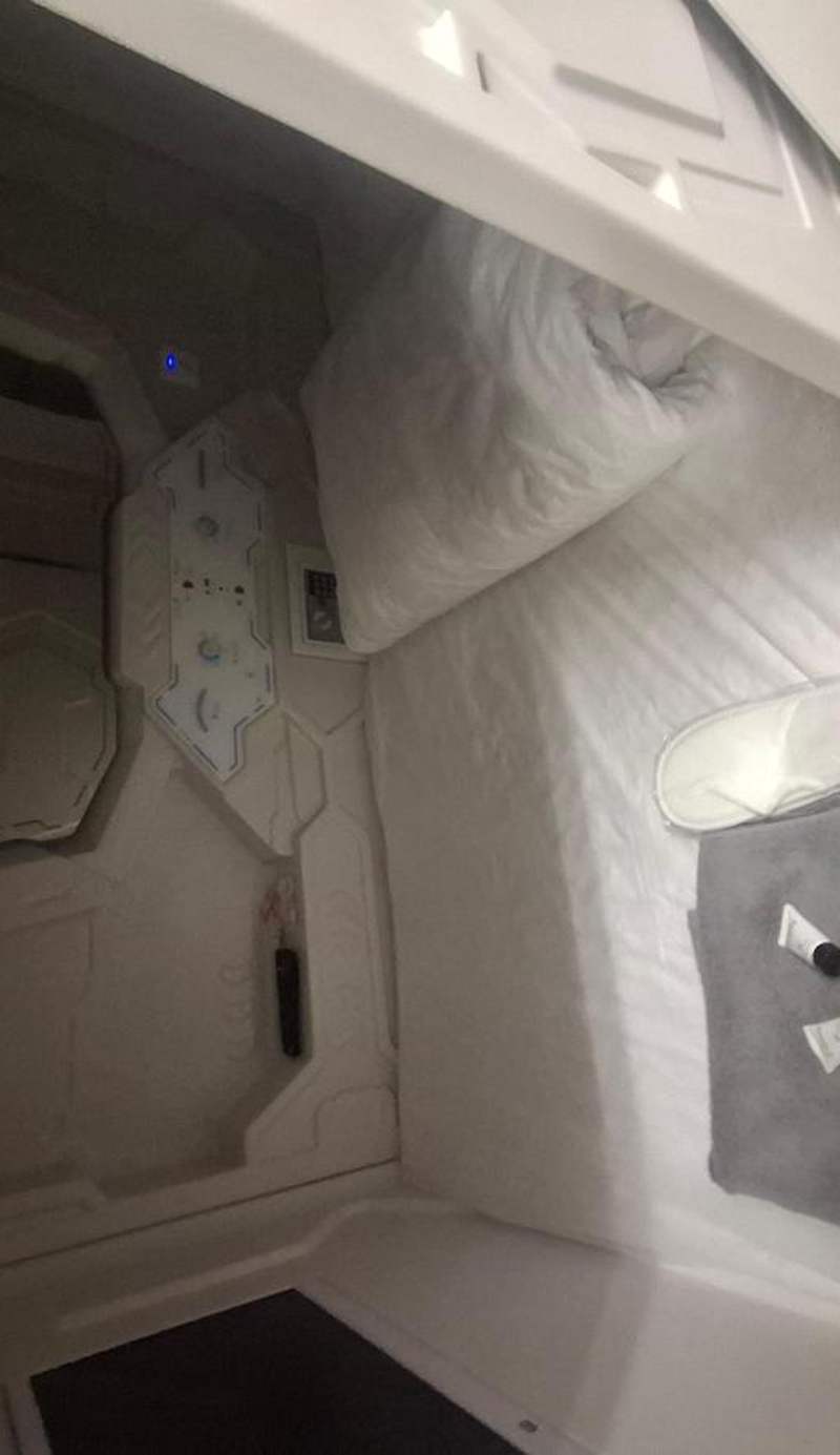 Cosmos Capsule Hub London