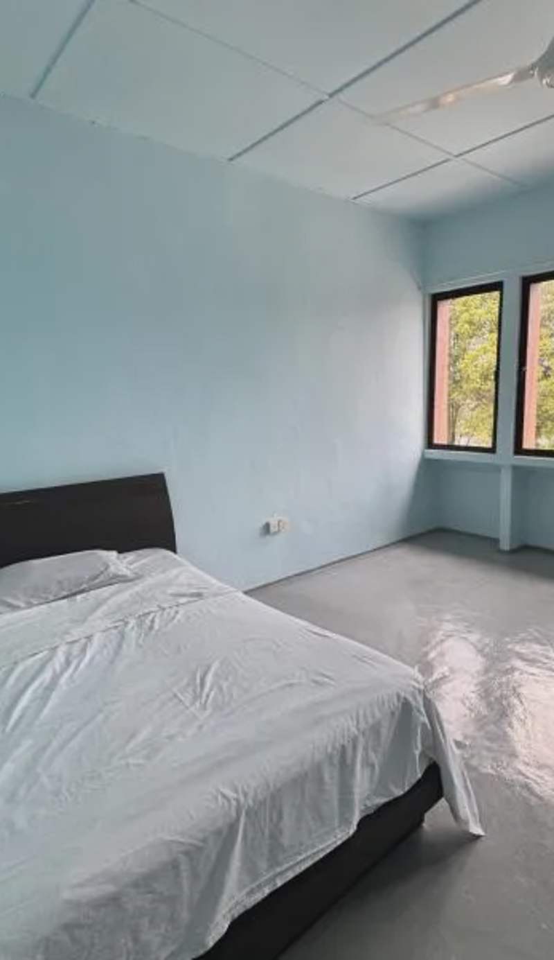 Jb Capsule Hostel