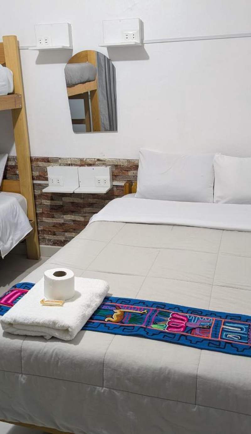 HOSTAL La RASA