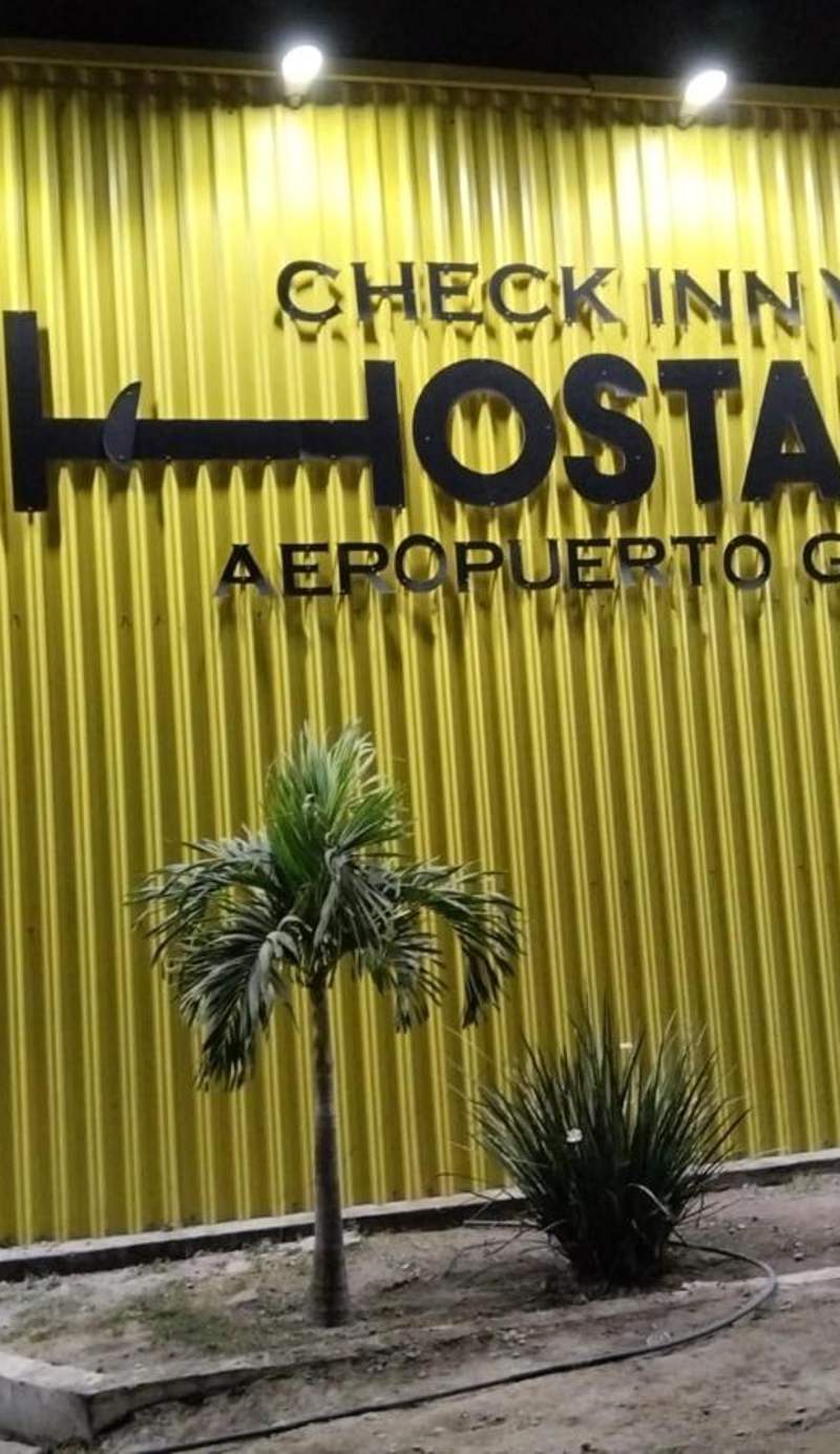 CHECK INN HOSTAL AEROPUERTO GDL