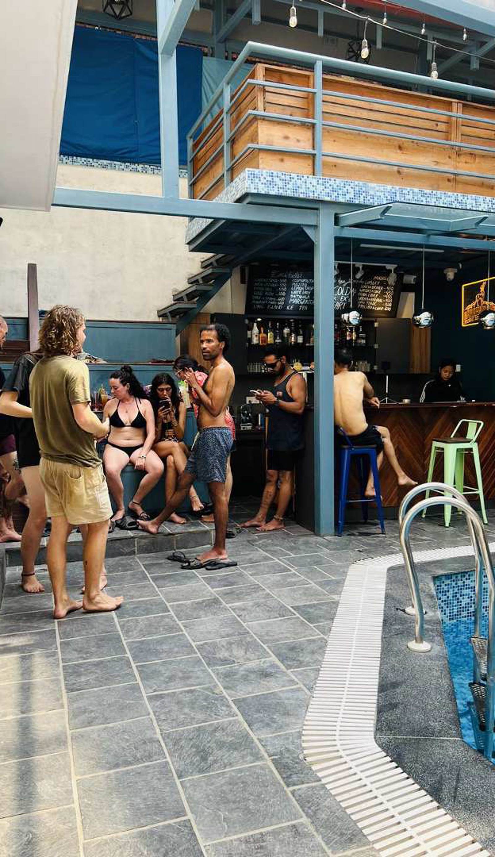 Alobar1000 Hostel
