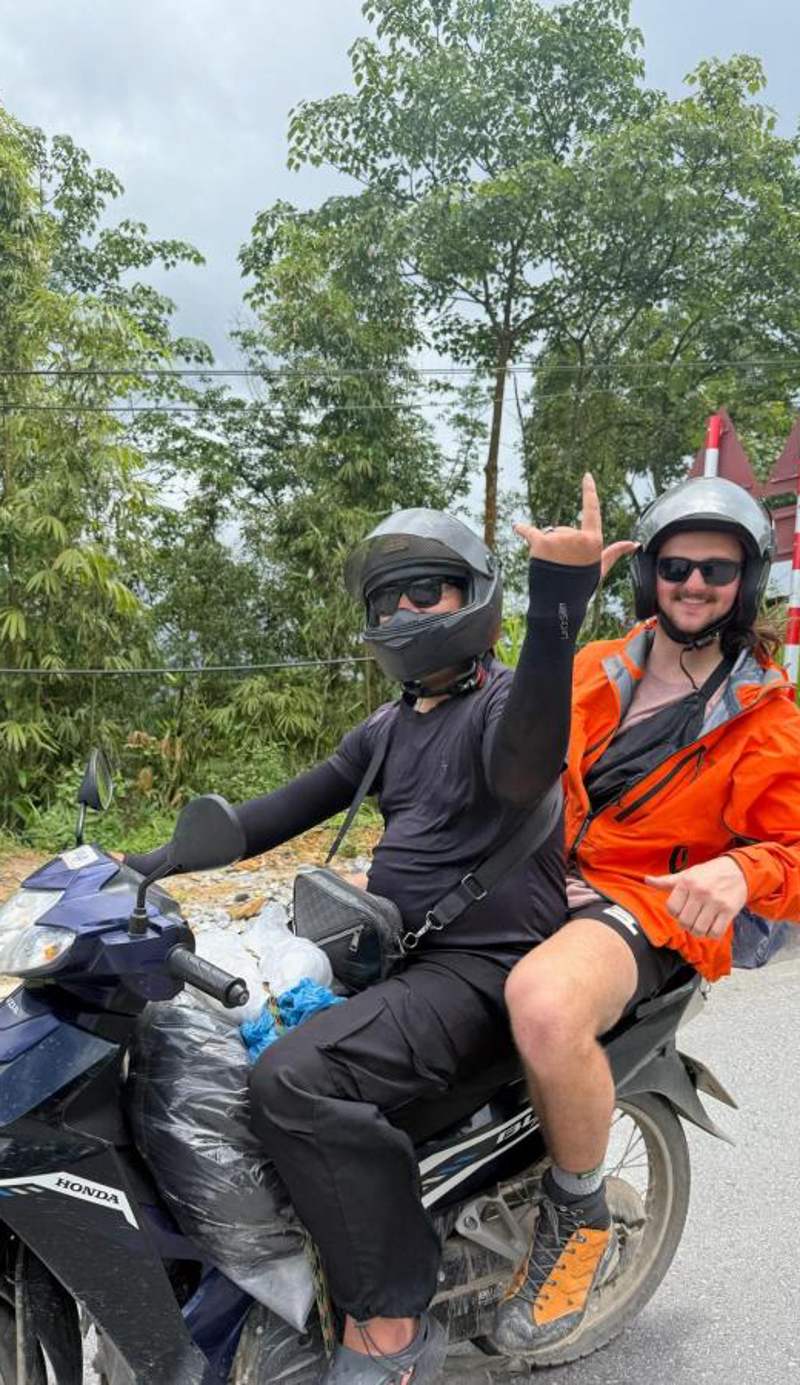 Bong Hostel Ha Giang loop
