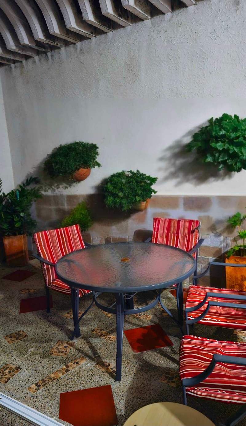 La Tribuna Lounge