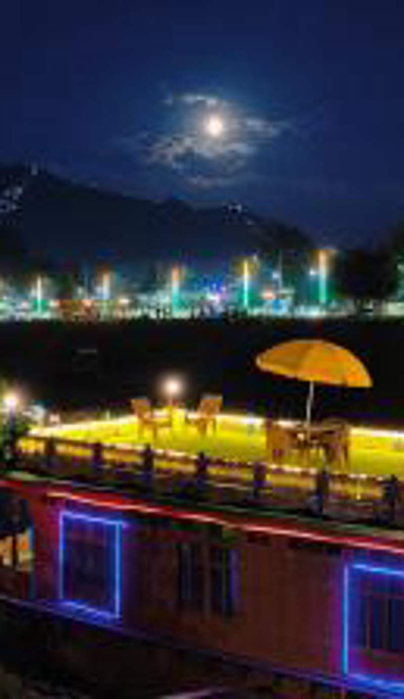 Houseboat Karima palace