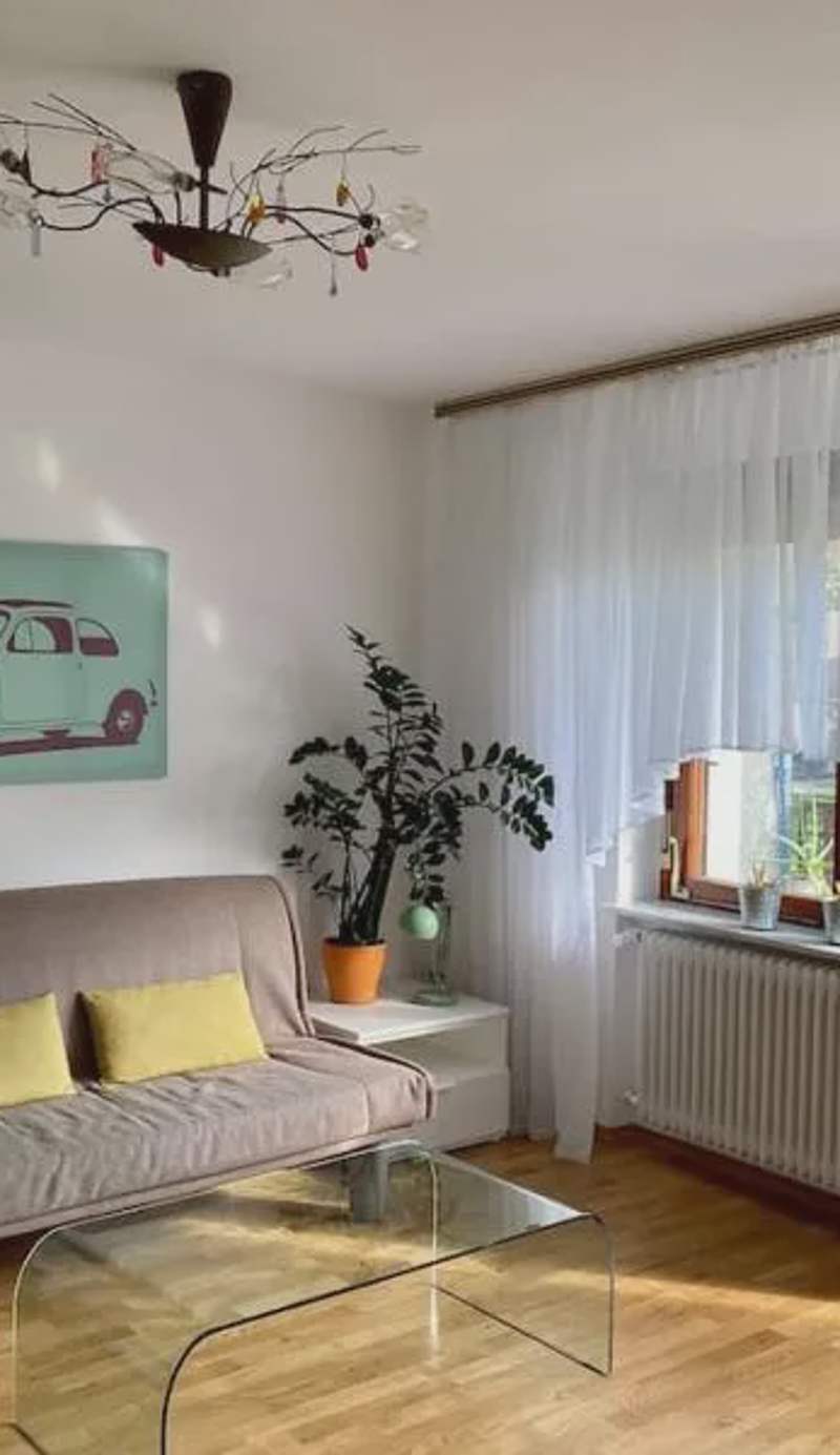 Spacious APT in a Quiet Neighbourhood + Private Parking