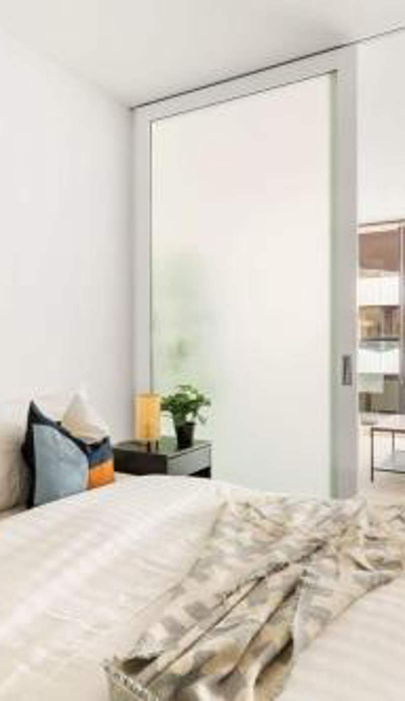 Stylish & Modern 2BR Apt Near Victoria Market