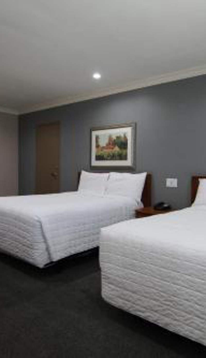 Dunes Inn - Wilshire
