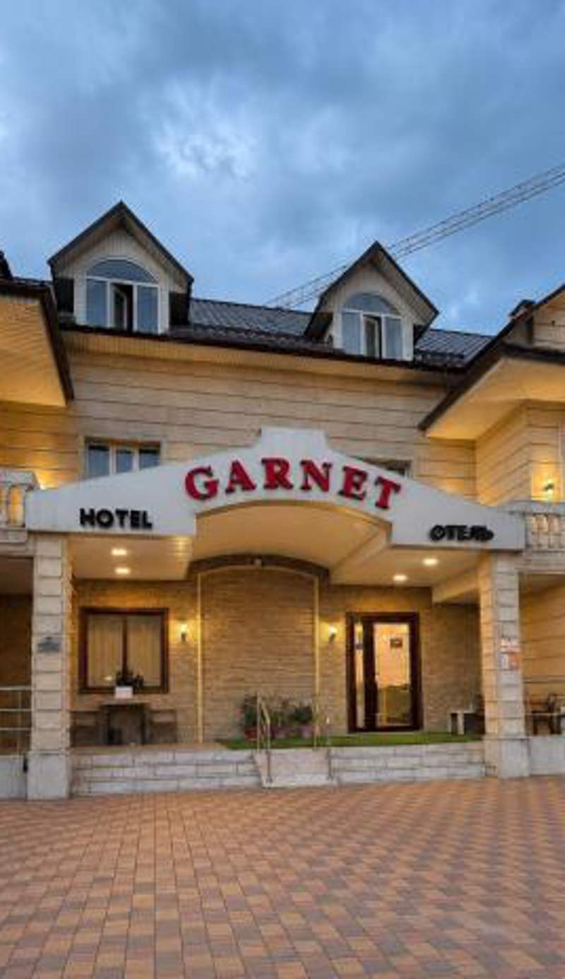 Garnet hotel