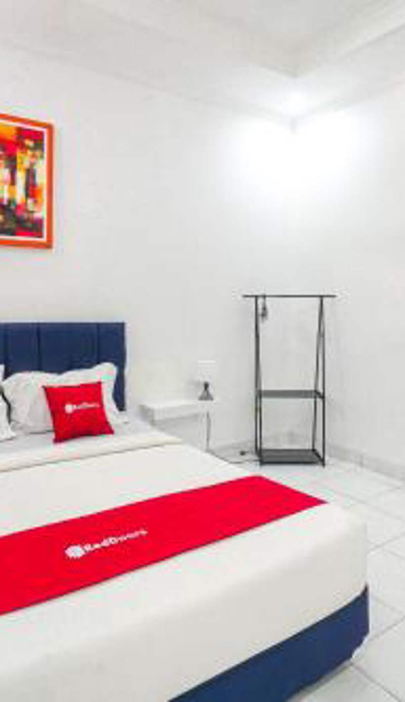 RedDoorz Plus near Universitas Maranatha Bandung 2