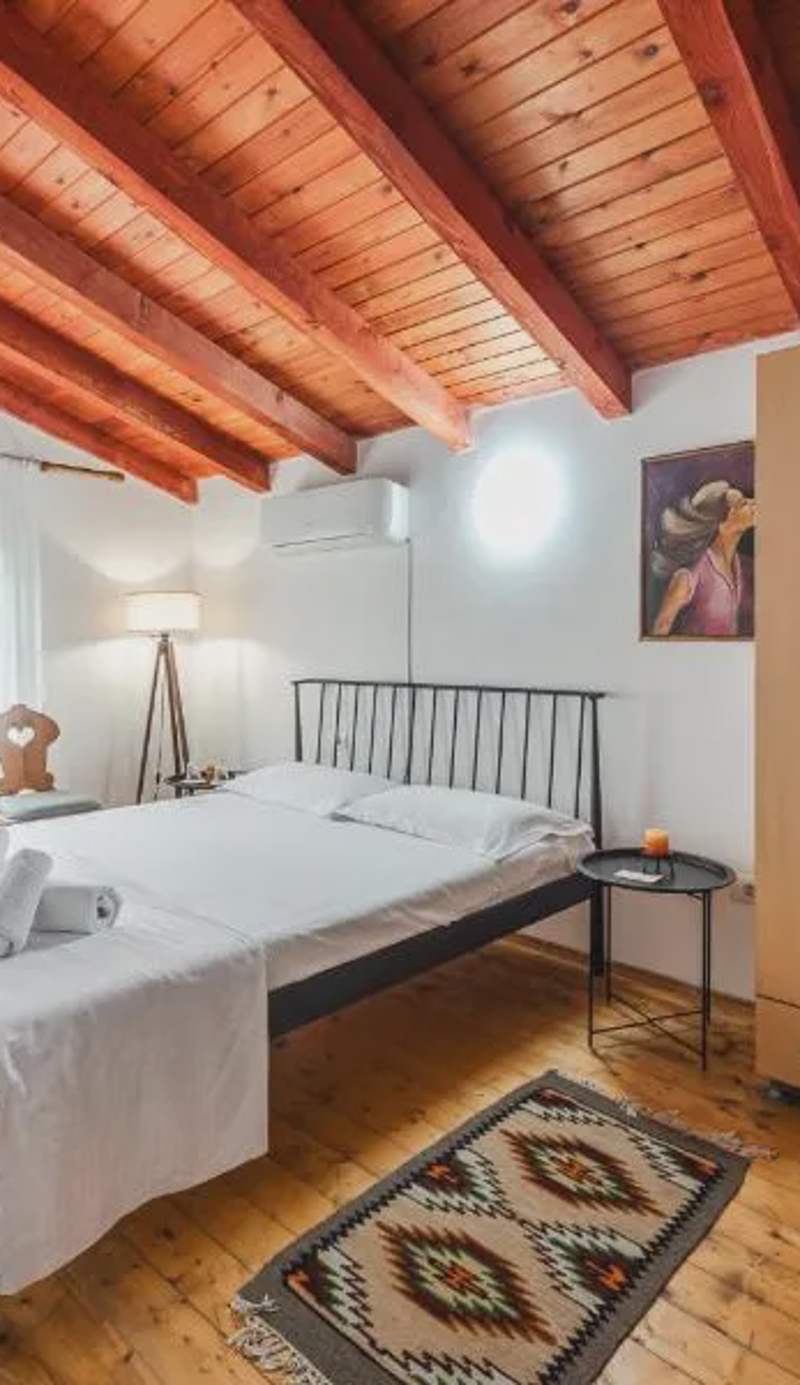 'Easy Steps' Guesthouse - Room 3 - Pro Bono by PikHost
